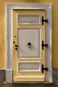 Gelbe Tür in Franzensbad (Tschechien)